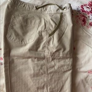 EUC stripes army green shorts